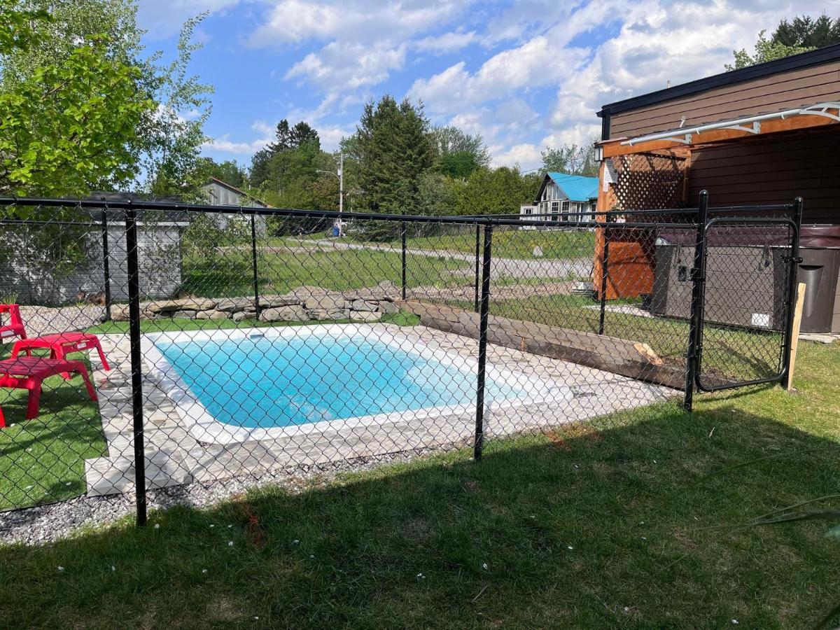 La Spacieuse Riverstone Citq3O1849 Saint Pierre de Broughton Exterior photo